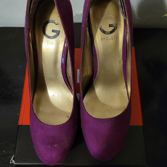 Guess Pumps - Picture 5 of 5